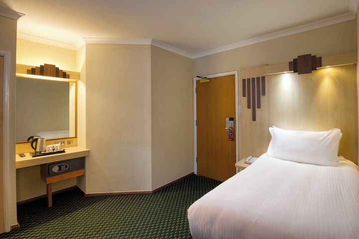 Room 38 of 119