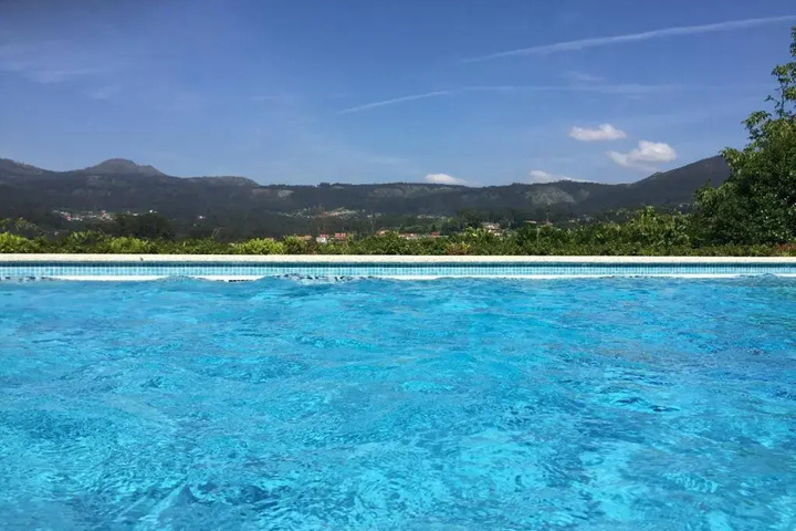 Pool 10 of 18