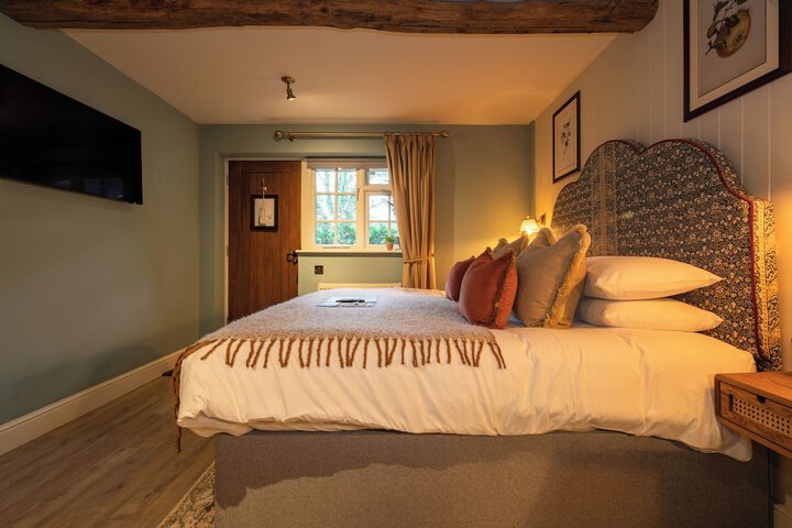 Room 4 of 38