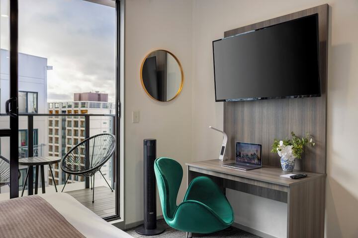 Room 28 of 47