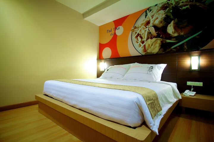 Room 12 of 34