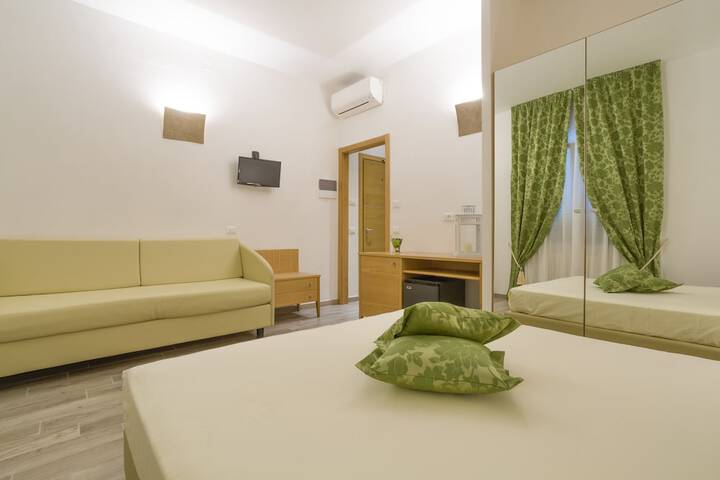 Room 21 of 71