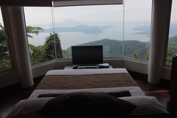 Room 15 of 32
