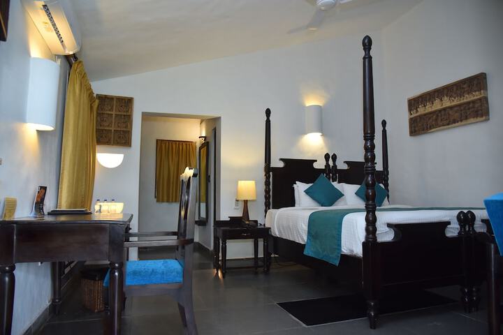 Room 3 of 73