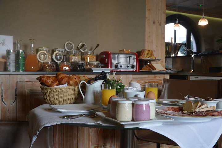 Breakfast/Coffee Service 27 of 50