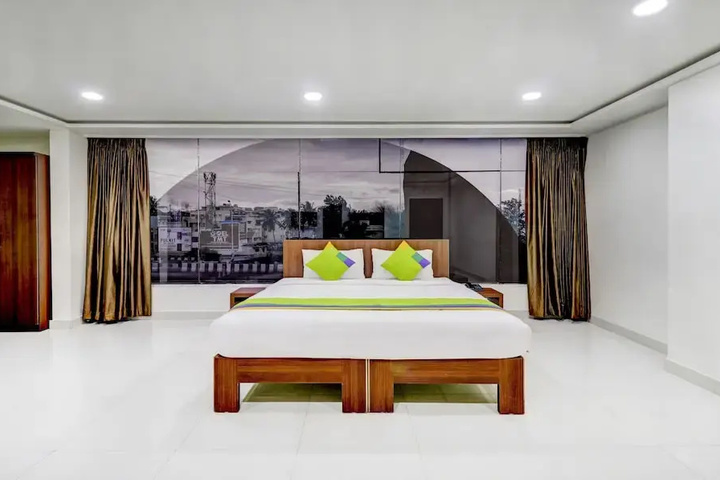 Room 5 of 19
