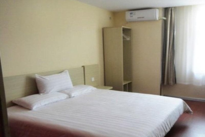 Room 9 of 14