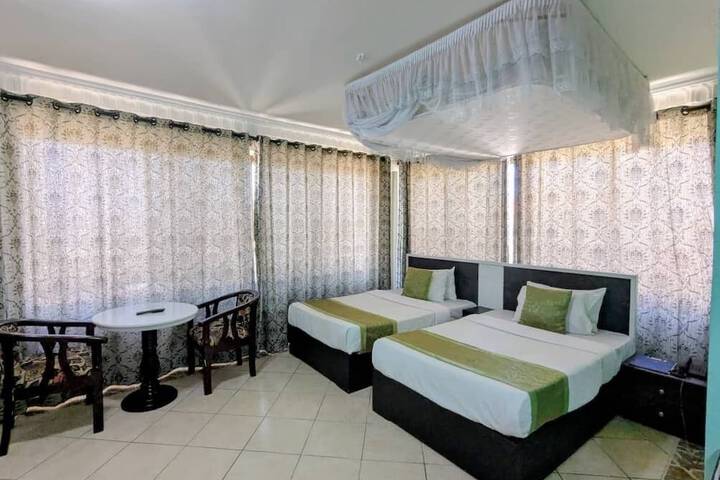 Room 4 of 15