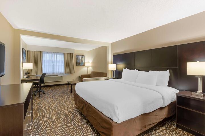 1 King Bed WiFi Full Breakfast (7 of 11)