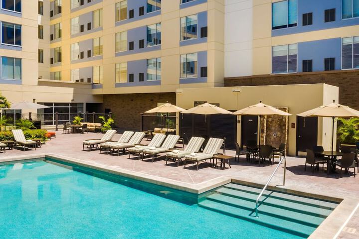 Hotel Pool