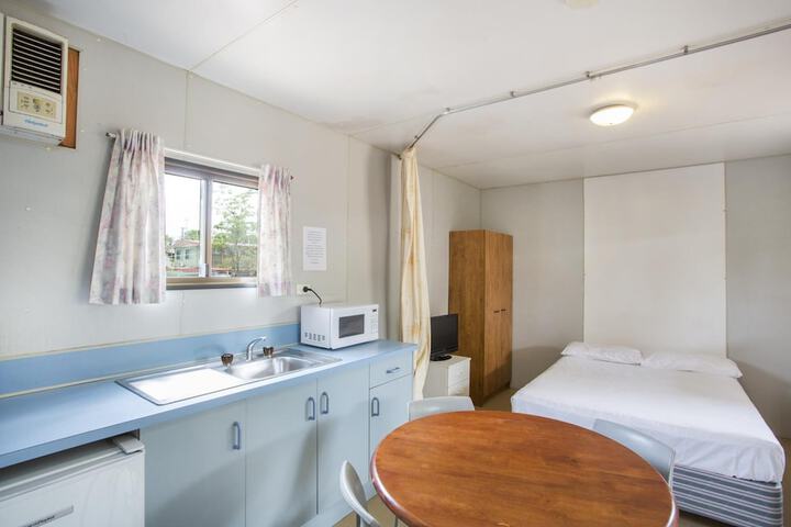 Room 5 of 33