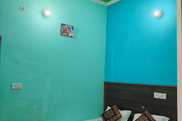 Room 32 of 39