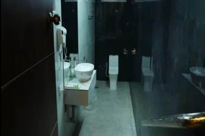 Room 29 of 60