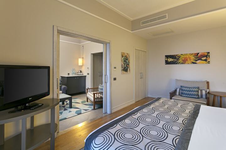 Room 17 of 164