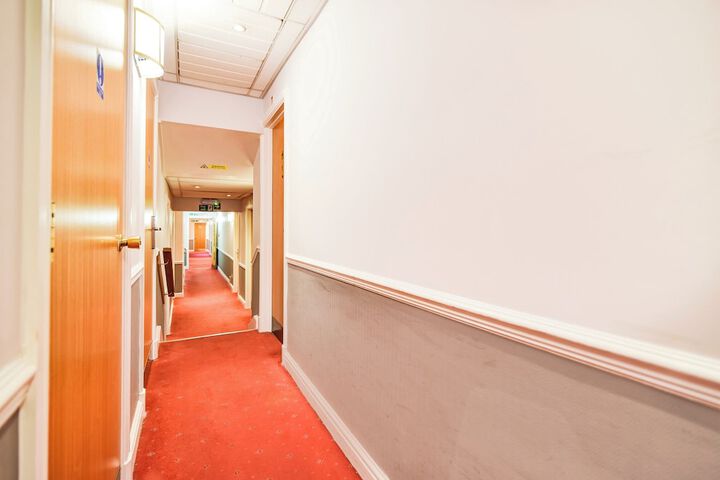 Ballroom/Hall 40 of 55