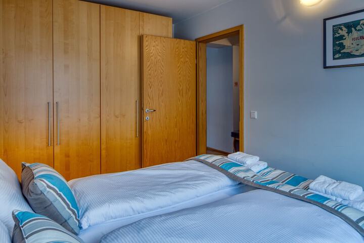 Room 5 of 83