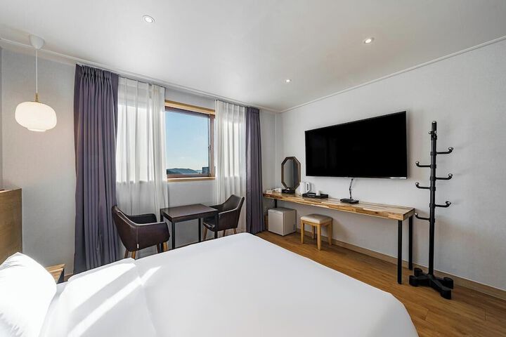 Room 4 of 39