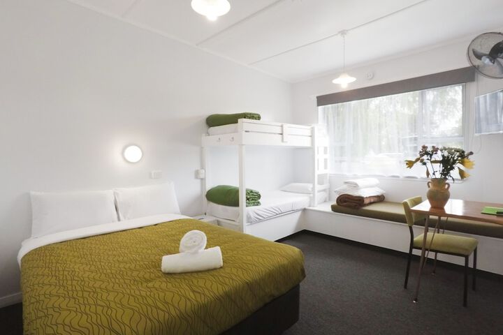 Room 4 of 66
