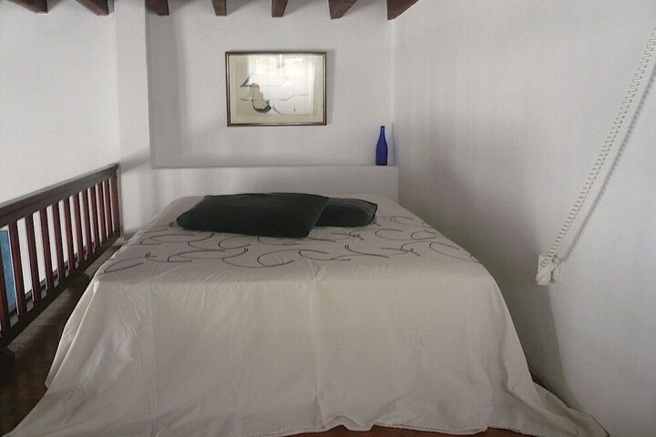 Room 3 of 10