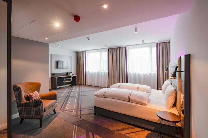 Room 4 of 20