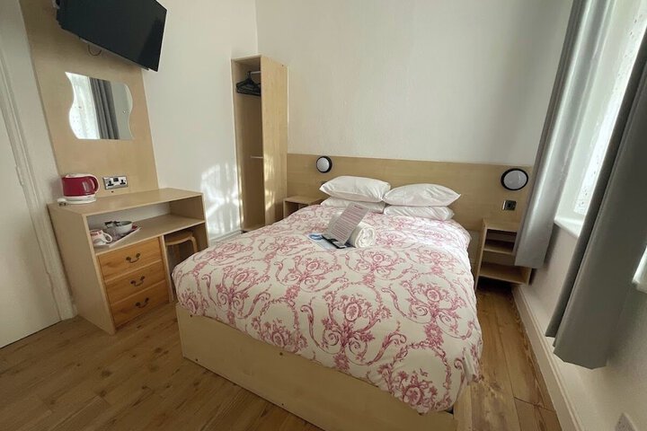 Room 65 of 131