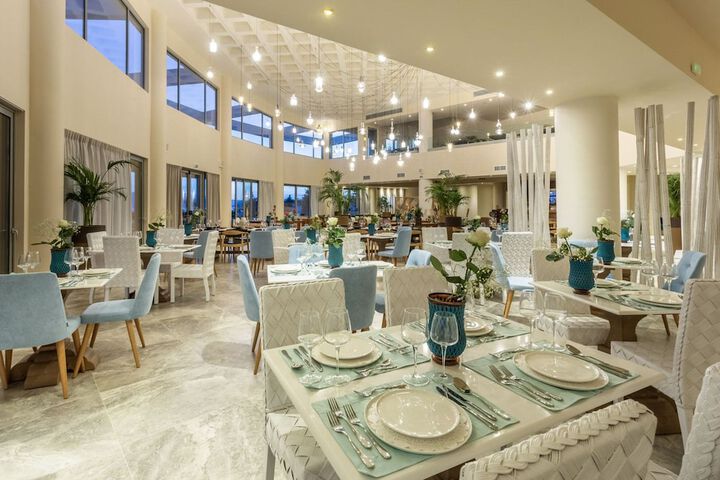 Dining 60 of 79