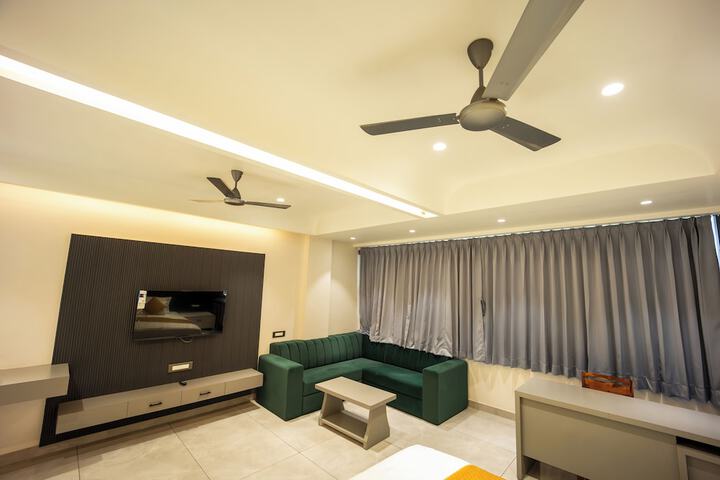 Room 16 of 36