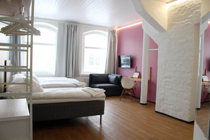 Room 15 of 42