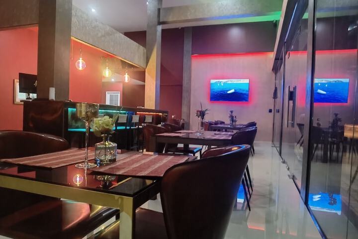 Dining 68 of 73