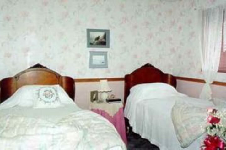 Room 6 of 11