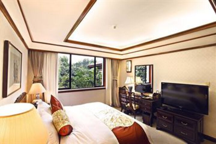 Room 18 of 28