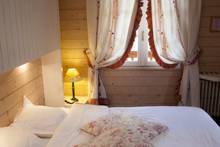 Room 5 of 71