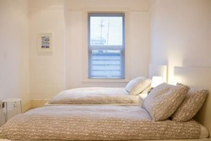 Room 6 of 15