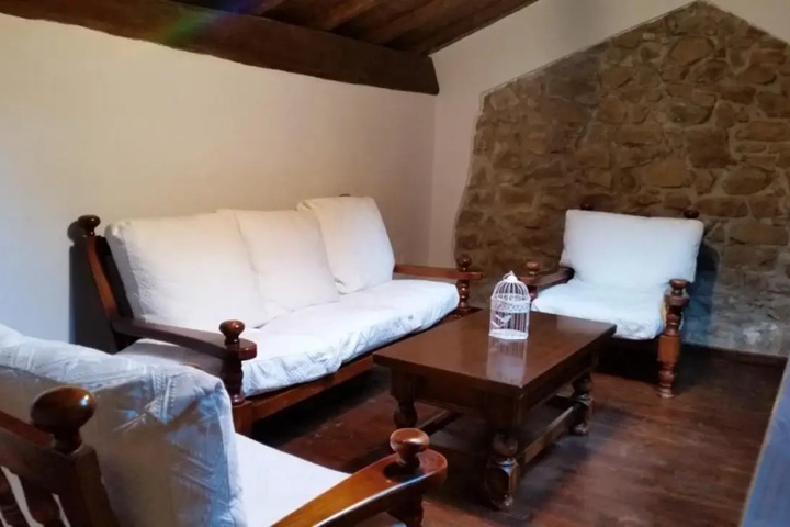 Room 4 of 13