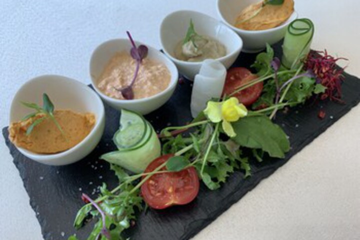 Dining 5 of 42