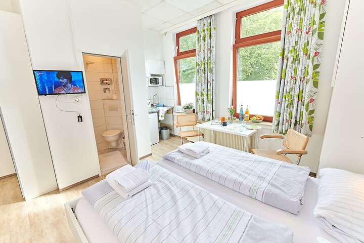 Room 10 of 156