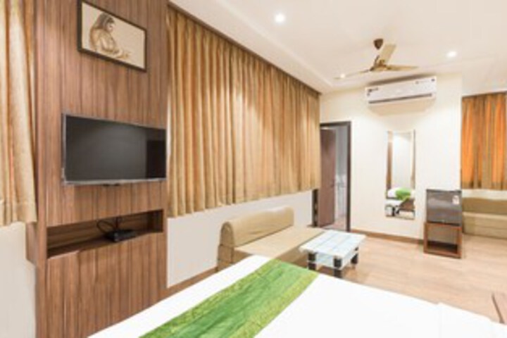 Room 14 of 26