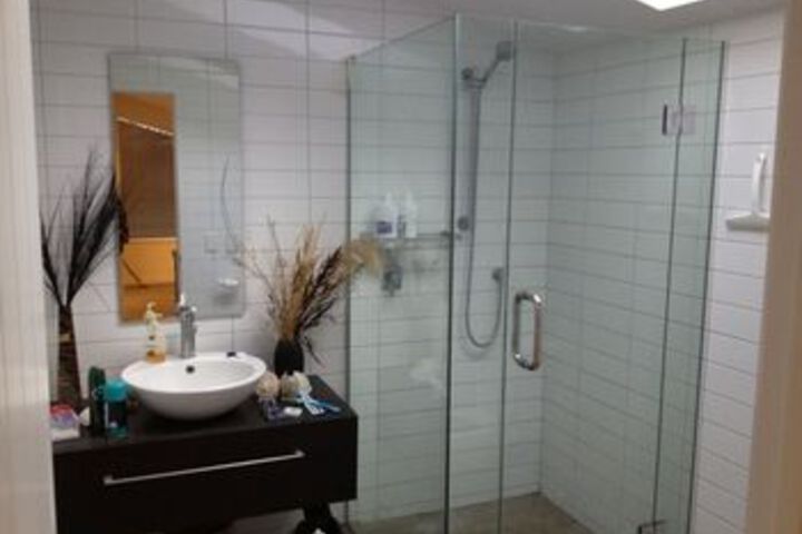 Room 3 of 18