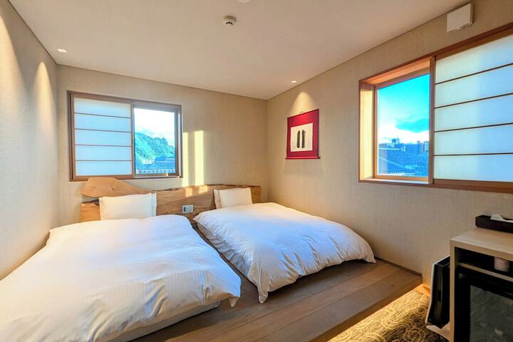 Room 35 of 138