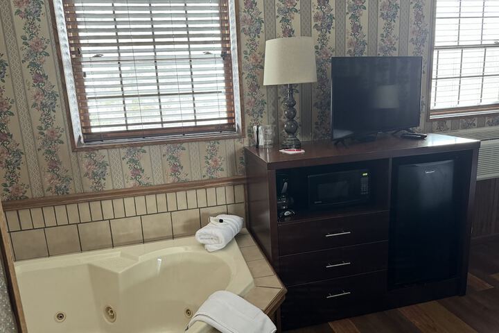 Standard | King Bed (5 of 27)