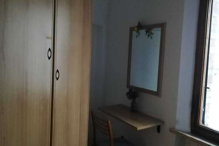 Room 4 of 53