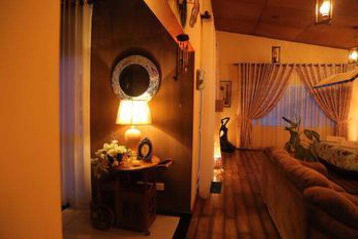 Room 16 of 37
