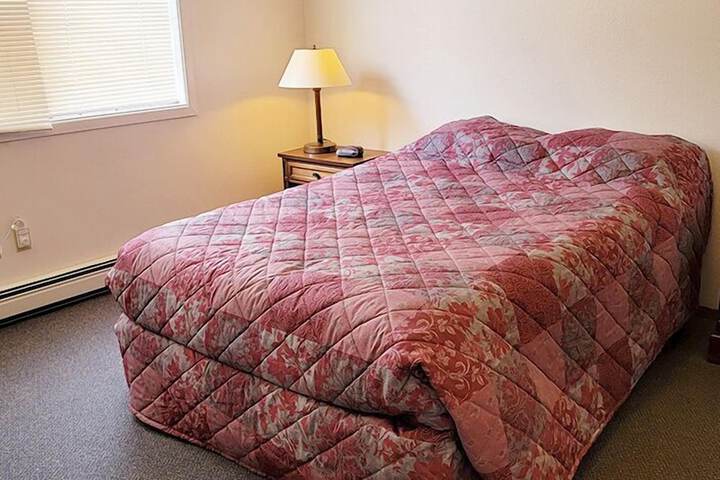 Room 2 of 10