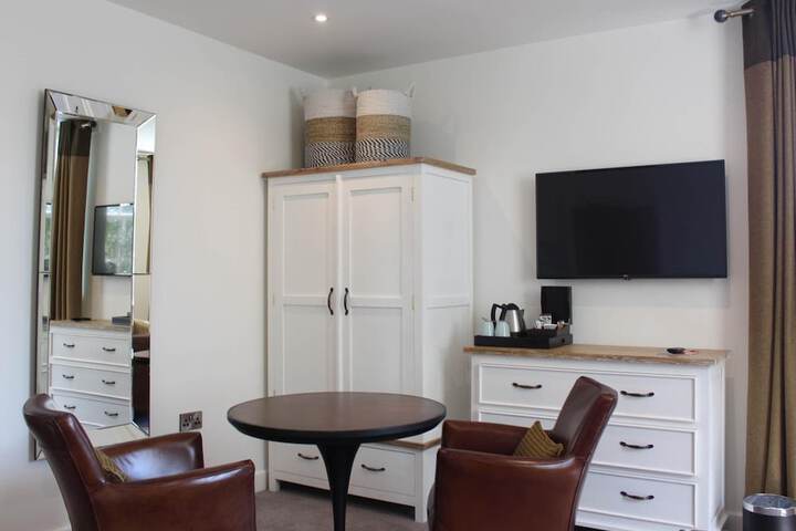 Room 20 of 34