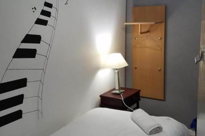Room 21 of 51