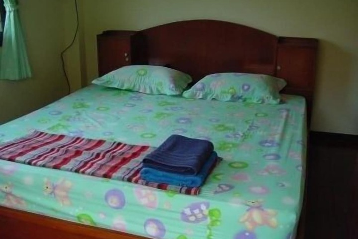 Room 2 of 16
