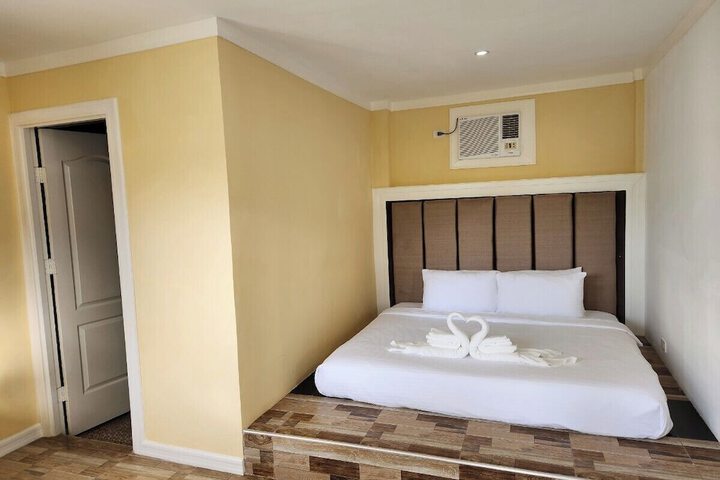 Room 12 of 60