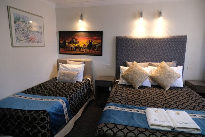 Room 18 of 169