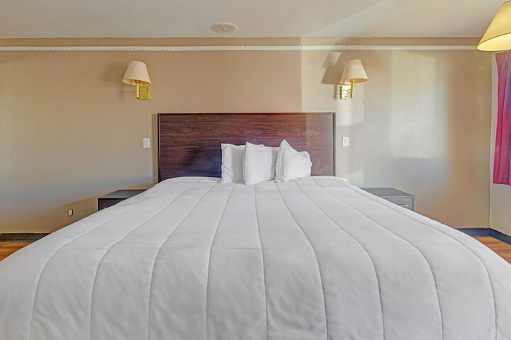 Room 28 of 46