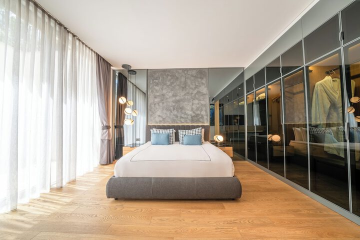 Room 40 of 164
